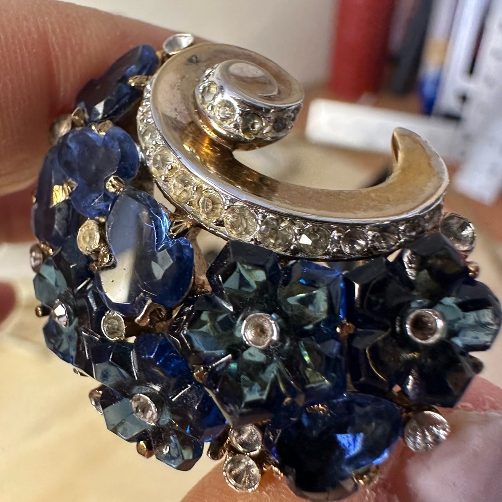 ♥️Valentines Special♥️ 1949 Alfred Philippe for Trifari faux sapphire pin~ICONIC
